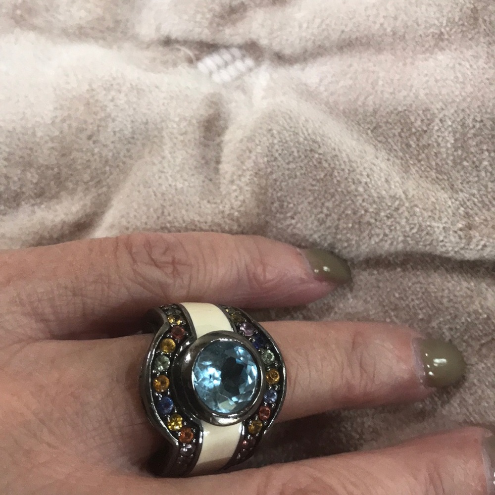 Gorgeous MCL designer ring